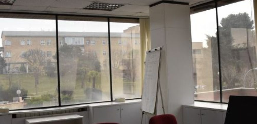 Edificio de uso mixto en Pozuelo de Alarcón